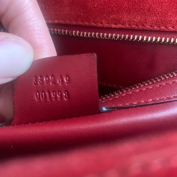 GUCCI Patent Leather Microguccissima Broadway Clutch Red - Picture 9 of 14